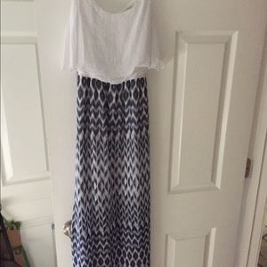 Women’s dress medium